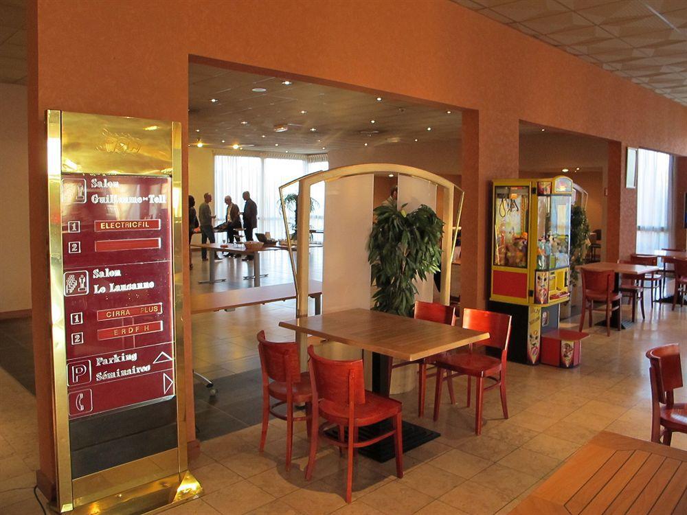 Logis Lyon Est Porte De L'Ain Saint-Maurice-de-Beynost Εξωτερικό φωτογραφία