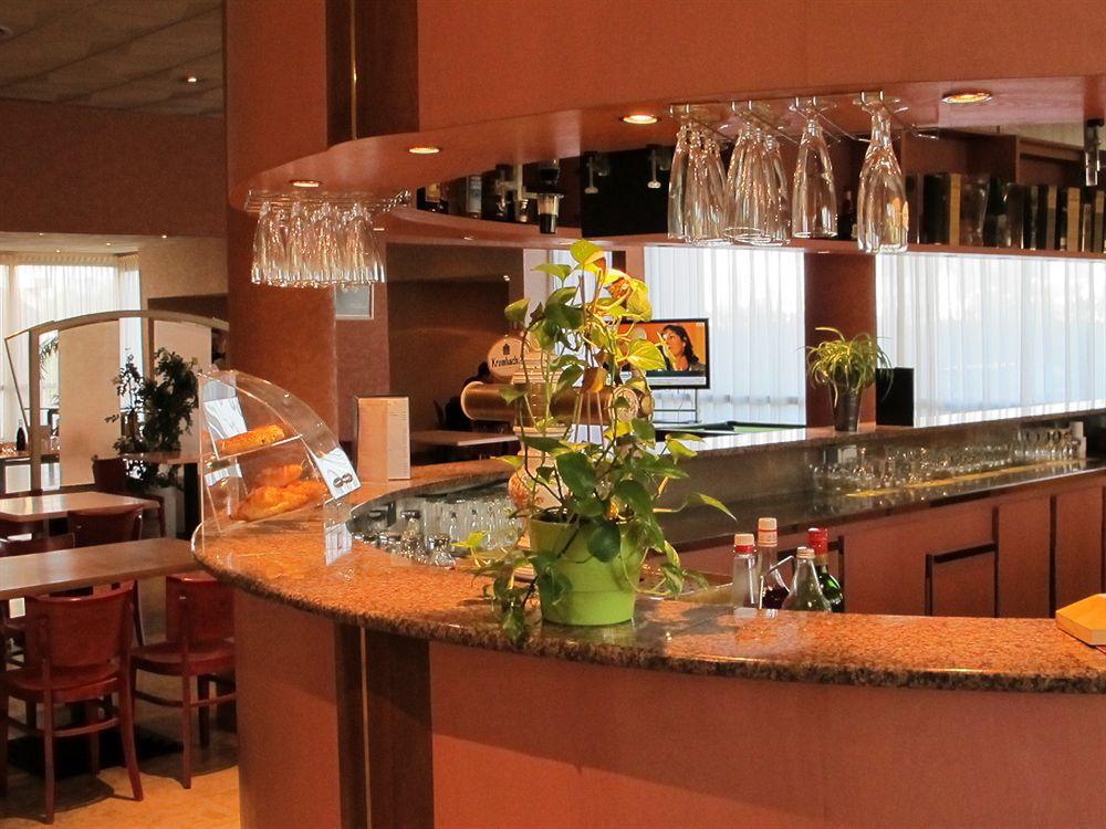 Logis Lyon Est Porte De L'Ain Saint-Maurice-de-Beynost Εξωτερικό φωτογραφία