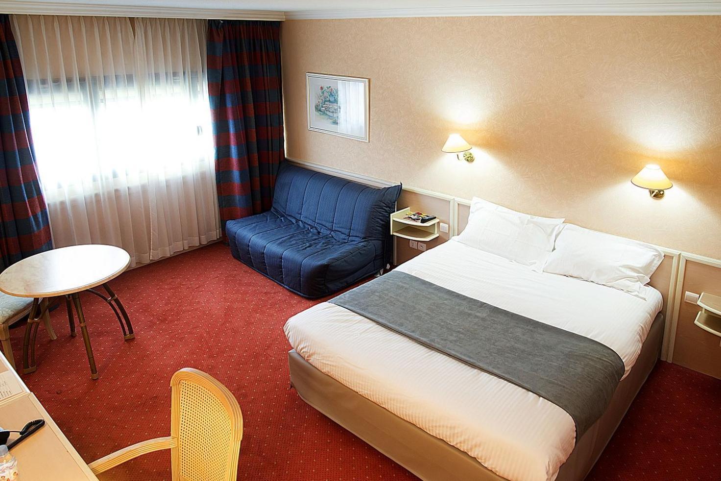 Logis Lyon Est Porte De L'Ain Saint-Maurice-de-Beynost Εξωτερικό φωτογραφία
