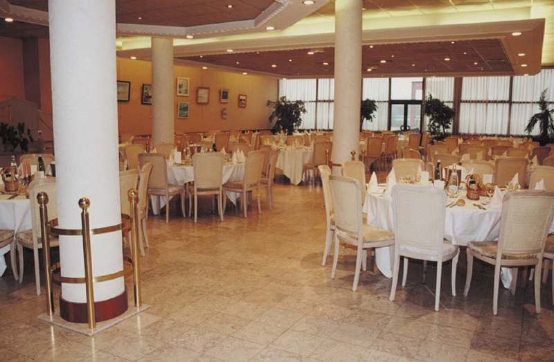 Logis Lyon Est Porte De L'Ain Saint-Maurice-de-Beynost Εξωτερικό φωτογραφία