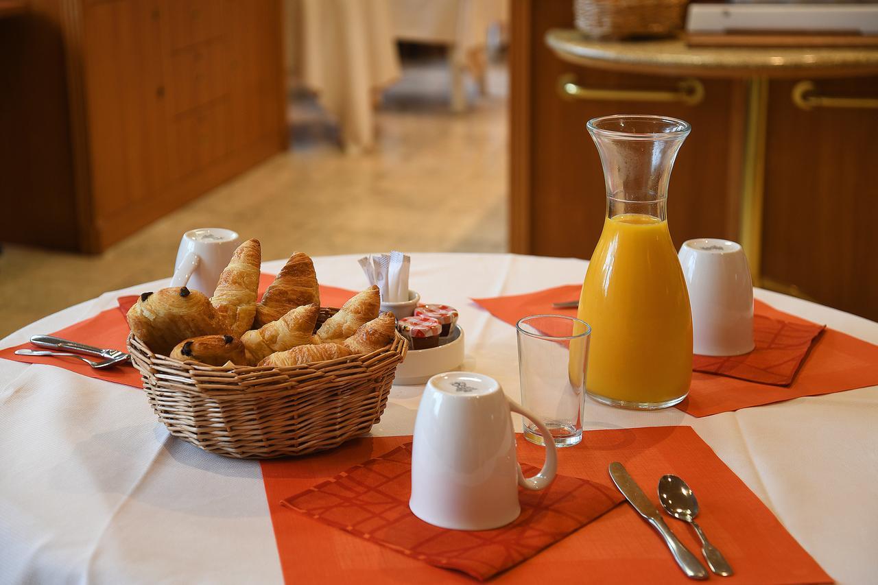 Logis Lyon Est Porte De L'Ain Saint-Maurice-de-Beynost Εξωτερικό φωτογραφία