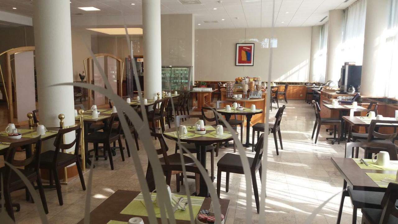 Logis Lyon Est Porte De L'Ain Saint-Maurice-de-Beynost Εξωτερικό φωτογραφία